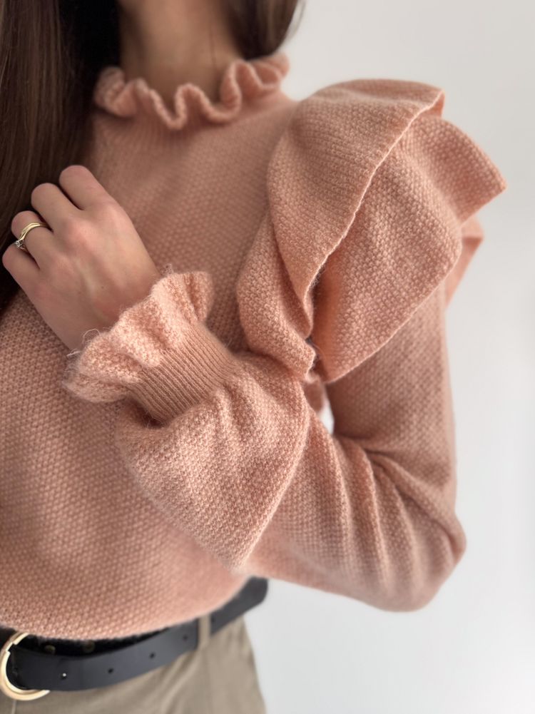 Różowy sweter z falbankami 6